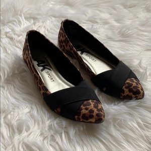Women shoes. Flats